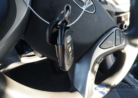 2016 Hyundai Elantra Se z USA, uszkodzony, nr VIN 5NPDH4AE2GH733983